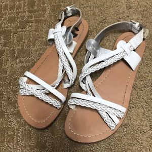 Super cute white summer sandals